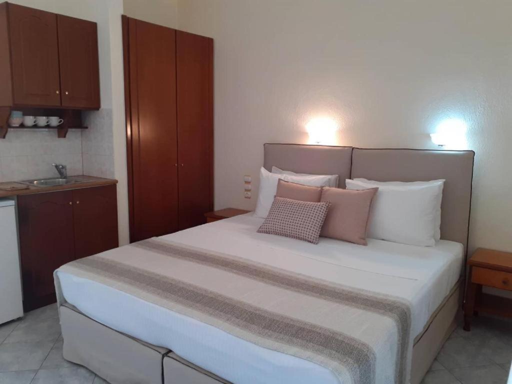 Forest Resort Suites Skiathos Troulos Buitenkant foto